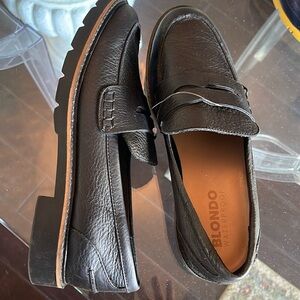 Blondo Halo loafers, waterproof no sign of wear.